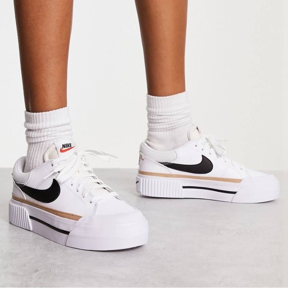 Nike Court Legacy Lift Sneakers